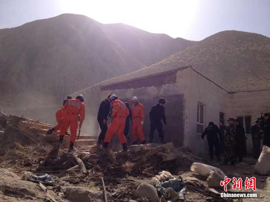 南昌红谷滩河道清淤停工一周，市民急、部门忙、媒体追